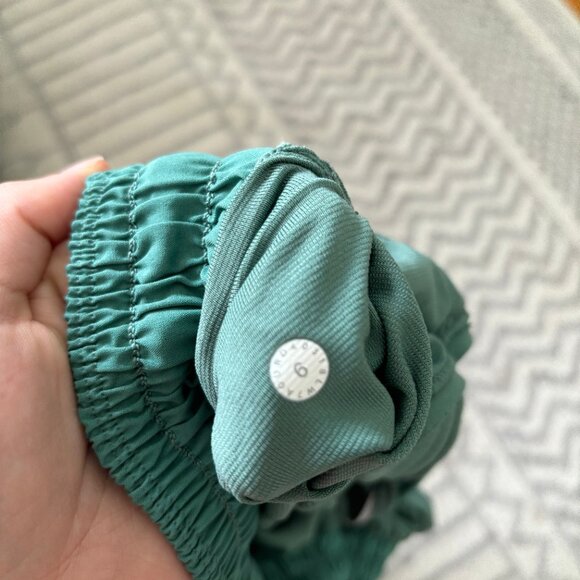 Lululemon Hotty Hot Short Green Size 4 - Picture 3 of 3